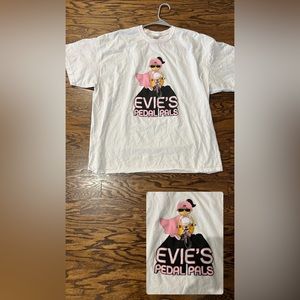 Women’s Short Sleeve T-Shirt  Size 2XL  Used  *Some stains around neckline $8